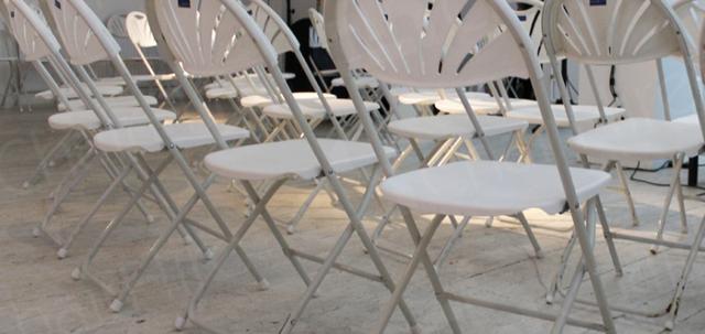https://d1hcs5uofxldvl.cloudfront.net/chair-hire/article_additional/cloud-meetings4/cloud-meetings4-740x350.jpg - Fresh looks via our white folding fan back chairs.